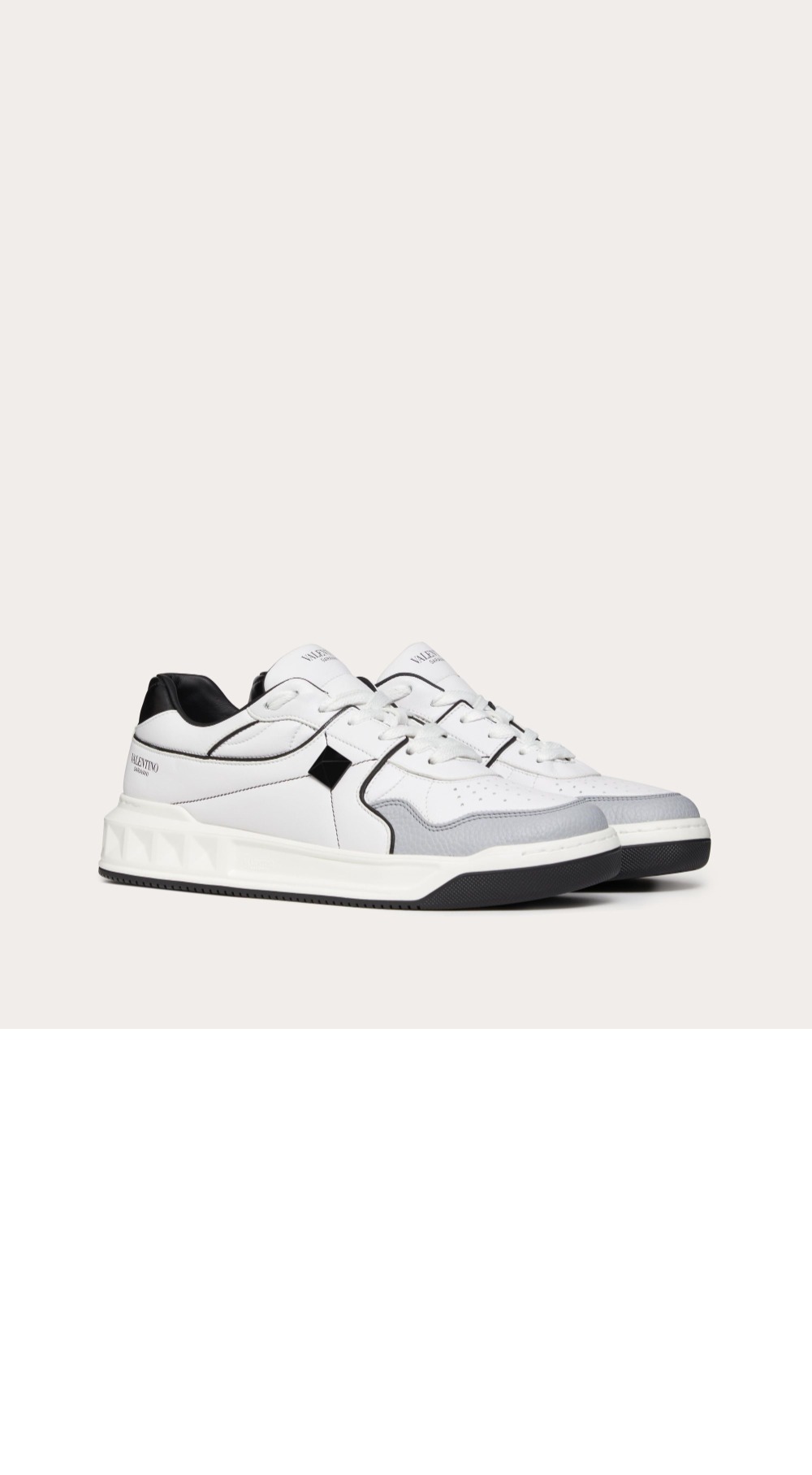 미러급레플리카사이트 | 명품레플리카 전문 쇼핑몰  | 하이퀄 - 나파 가죽 원 스터드 로우탑 스니커즈 &gt; 발렌티노