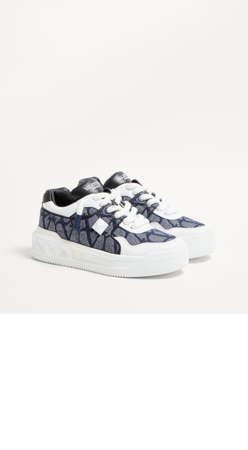 미러급레플리카사이트 | 명품레플리카 전문 쇼핑몰  | 하이퀄 - 데님 이펙트 트왈 이코노그라프 자카드 패브릭 원 스터드 XL 로우탑 스니커즈 &gt; 발렌티노
