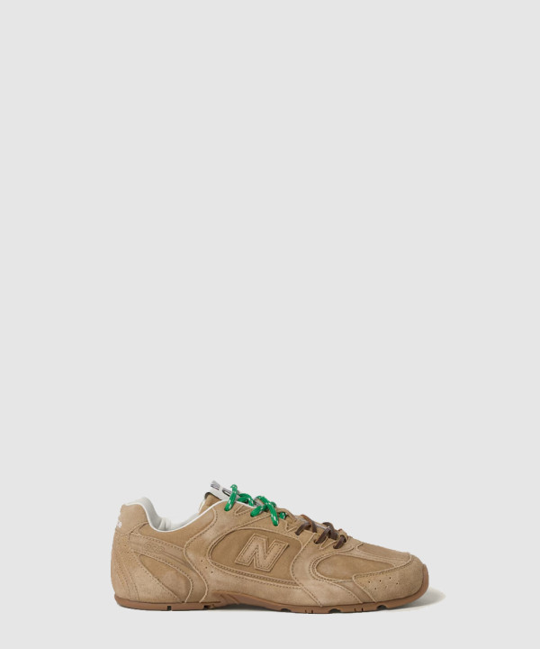 뉴발란스 X 미우미우 스웨이드 및 메쉬 스니커즈 5E165E