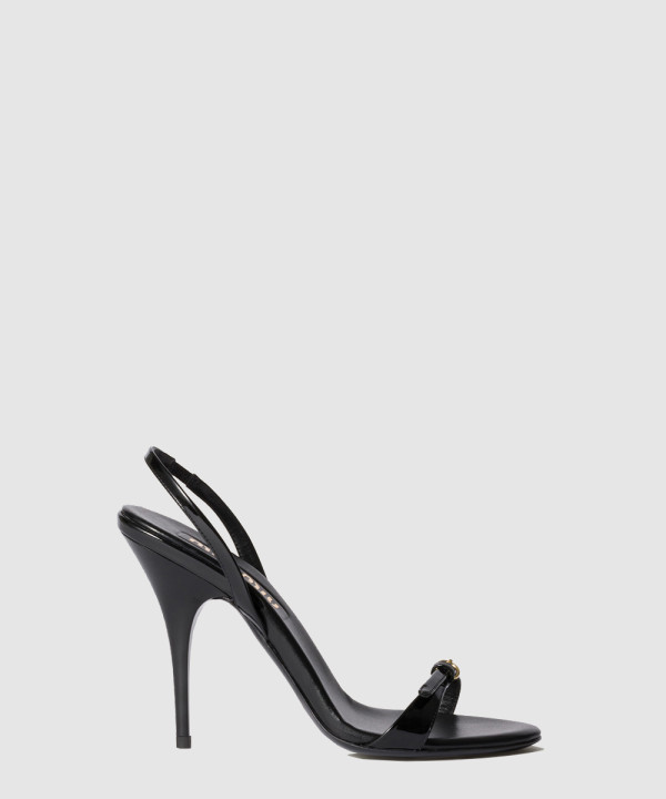 에나멜 가죽 샌들 5X343E