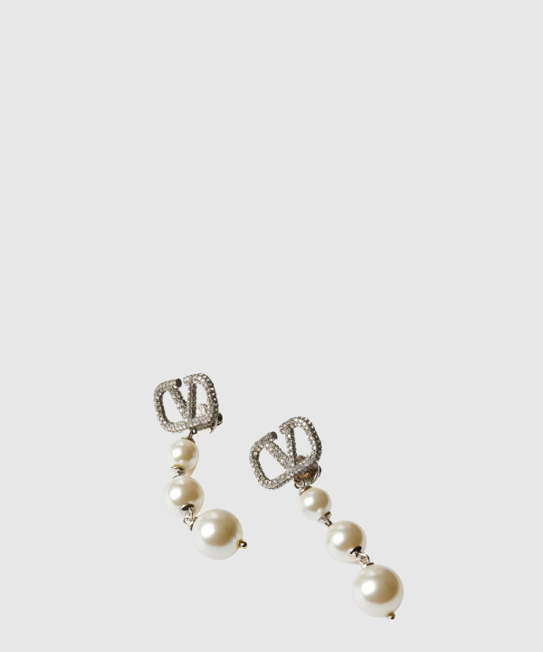 진주 장식 브이로고 시그니처 이어링