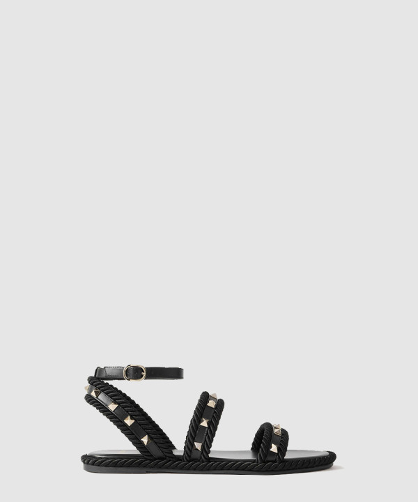 트리밍 스터드 가죽 샌들