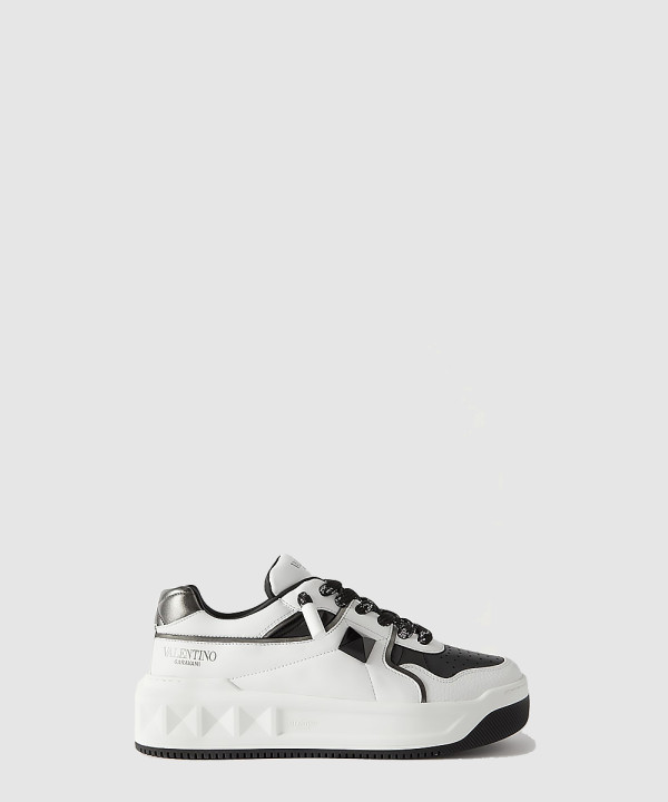 원 스터드 XL 가죽 스니커즈